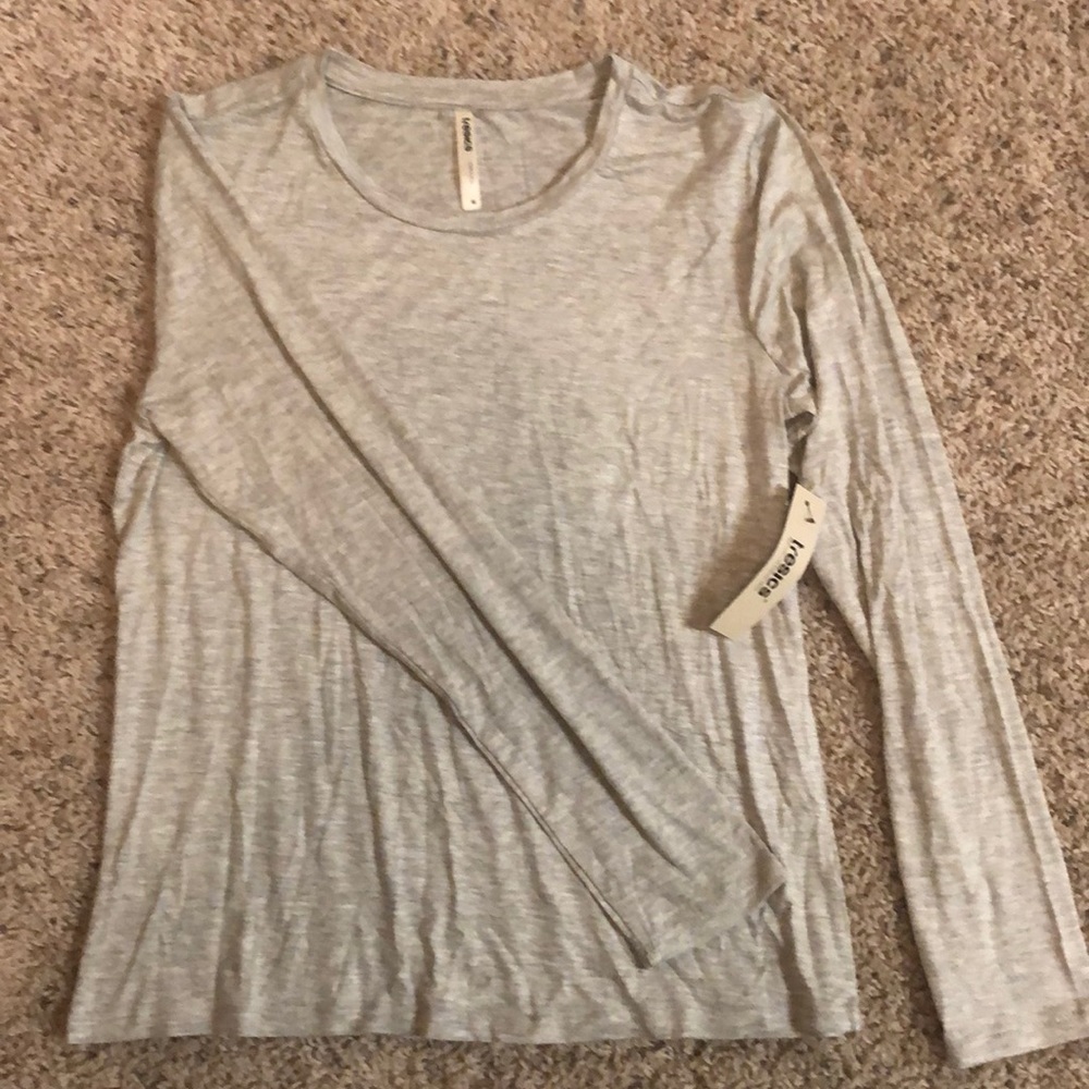 Tresics long sleeve blouse 💘